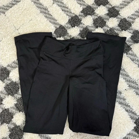 GAP Fit Black Flare Women's Pants - Picture 4 of 5